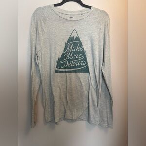 Old Navy Gray Long Sleeve Tee with Green Graphic